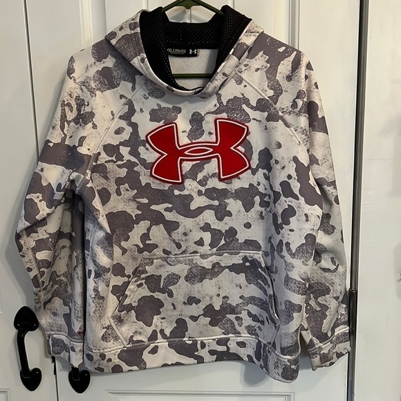 Under Armour Other - under ARMOUR YOUTH YXL PULLOVER HOODIE